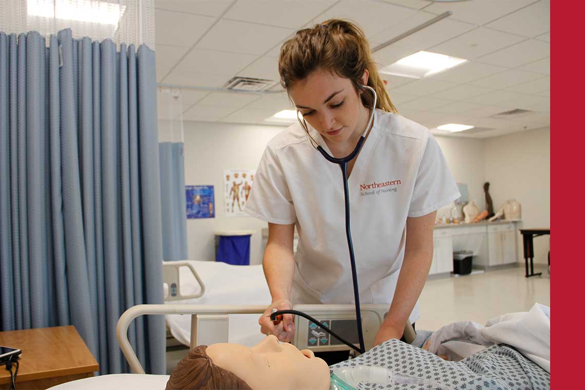 Estudantes de Enfermagem em Laboratório